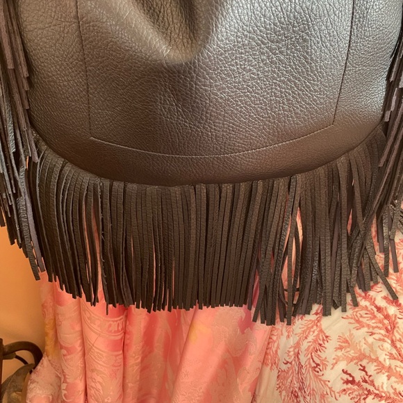 Sleek Black Soft Faux Leather Fringed Zip Adjustable Strap Pocket Boho Bag - Picture 3 of 6